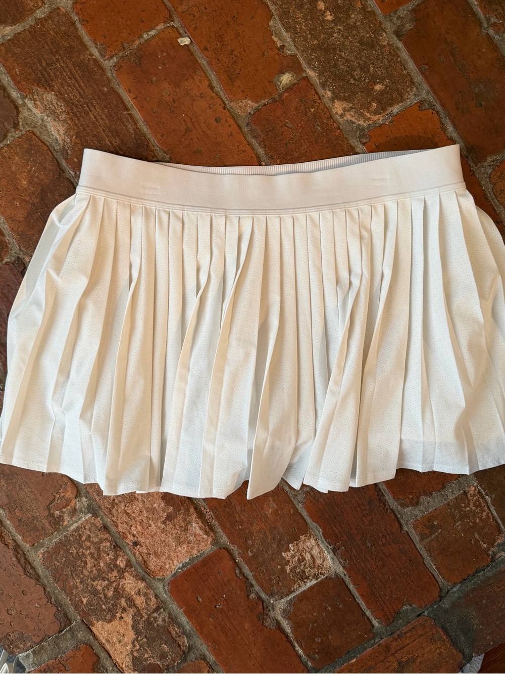 Athleta Match Point Pleated Lasercut Skort in White, Size XL